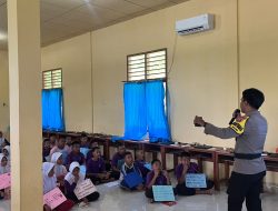 Tanamkan Kesadaran Sejak Dini, Bhabinkamtibmas Polsek Serasan Sosialisasikan Bahaya NAPZA dan Bullying