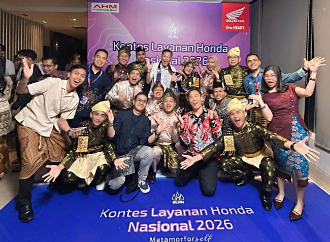 Delegasi Honda Kepri mencatat prestasi di Kontes Layanan Honda Nasional 2026. Niko Saputra berhasil menembus enam besar nasional kategori Team Leader dan membawa nama Kepulauan Riau di tingkat nasional.