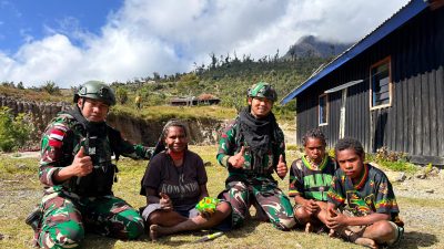Satgas Yonif 136/TS Pererat Silaturahmi Lewat Anjangsana di Kampung Onendu