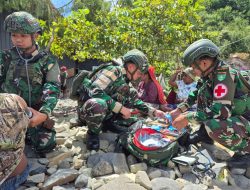 Satgas Yonif 136/TS Hadir Menjaga Sehat, Anjangsana dan Yankes Gratis Warnai Kampung Wurak