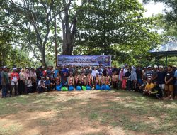Peringati HUT Ke-1, Kodaeral IV Gelar Aksi Bersih Pantai dan Bagikan Bansos di Tengah Laut