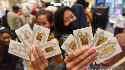 Harga emas Antam stagnan di Rp2,67 juta/gram pada Senin