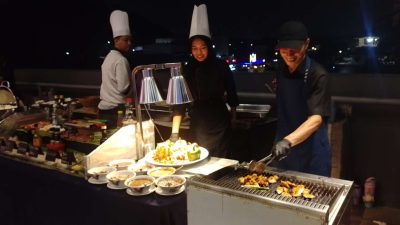 Malam Minggu Makin Seru, BBQ Sepuasnya dengan View Lampu Kota Hanya Rp99 Ribu di Beverly Hotel Batam