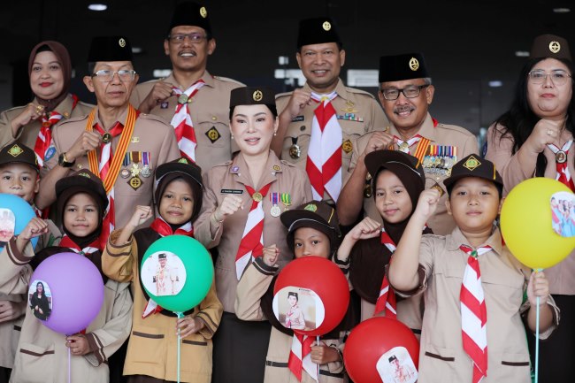 Peringatan Hari Pramuka ke-65 di Batam menjadi momentum bagi generasi muda untuk meningkatkan prestasi, kreativitas, kemandirian, disiplin, dan tanggung jawab.