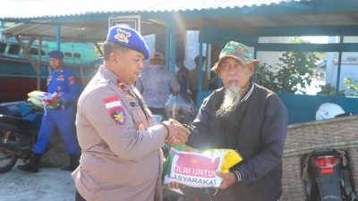 Merah Putih Berkibar di Pelabuhan Pering, Satpolairud Natuna Perkuat Nasionalisme Nelayan