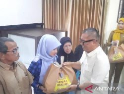 Pemprov Kepri salurkan 1.820 paket sembako untuk warga sambut HUT RI