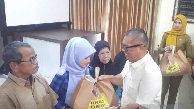 Pemprov Kepri salurkan 1.820 paket sembako untuk warga sambut HUT RI