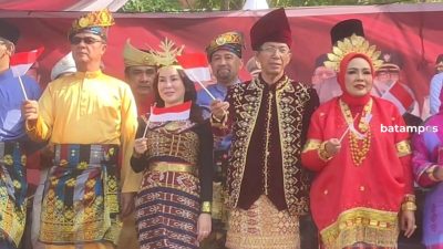 Ribuan Warga Meriahkan Pawai Pembangunan HUT RI ke-81 di Batam