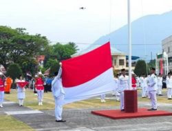 Ribuan Warga Padati Pantai Piwang, Bupati Cen Sui Lan Pimpin Upacara HUT ke-81 RI di Natuna