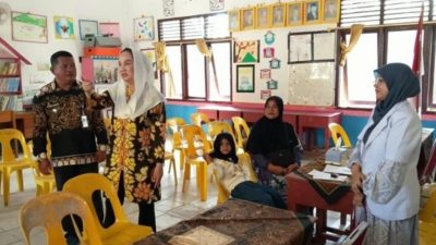 Atasi Kendala Akses Warga Desa, Bupati Natuna Boyong 5 Dokter Spesialis ke Kelarik Utara