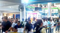 Wisman ramai datang ke Batam saat weekend. Pelabuhan Ferry Batam Centre dipadati wisatawan yang ingin menikmati berbagai destinasi di Kota Batam.
