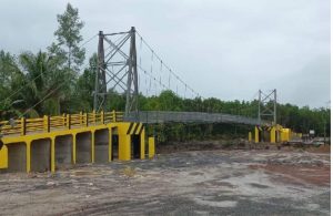 Berkat Cen Sui Lan, Desa Pekaka dan Kerandin Kini Terhubung Jembatan Gantung