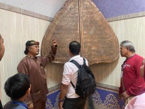 Terkagum-Kagum, Guru Asal Malaysia Kunjungi Museum Batam Raja Ali Haji