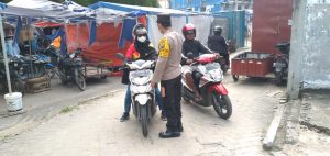 Bhabinkamtibmas Kel. Sei Jodoh Melaksanakan Operasi Yustisi di Komplek Tanjung Pantun Jodoh