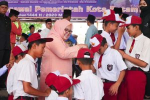 Awalnya Kaget, Anak-anak SD Batam ini pun Senang Ditemui Marlin Usai Upacara Hardiknas