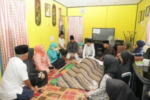 Marlin & HMR Melayat Istri Sahabat & Halal Bihalal di Belakangpadang 