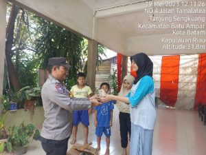  Jumat Berkah Polsek Batu Ampar Berbagi Nasi Bungkus kepada Panti Asuhan di Wilayahnya