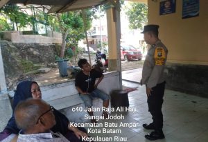 Sinergitas TNI – POLRI Patroli Jalan kaki Dalam Rangka Menjaga Kondusifitas Wilayah Hukum Polsek Batu Ampar
