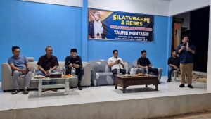 Titipan Warga Ideal untuk Taufik Muntasir