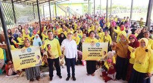 Anggota DPR RI Cen Sui Lan Disambut Ribuan Orang Tua Penerima Beasiswa PIP di Batam