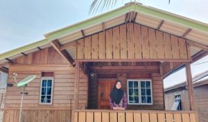 Warga Desa Mensanak di Lingga Terharu dengan Kebaikan Cen Sui Lan, Kini Rumah Mereka Sudah Layak Ditinggali