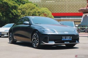 Mobil Listrik Kini Bisa Ngecas Otomatis (BIKIN IRIT LISTRIK DI RUMAH)