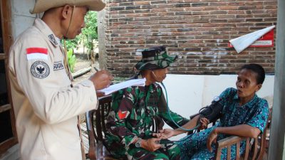 Semangat Tak Pernah Kendor, Tim Kesehatan Door To Door Kerumah Warga