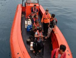 Basarnas Padang selamatkan tujuh pemancing usai diterjang badai
