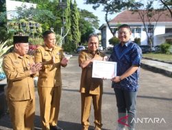 Pemkot Serang beri penghargaan kepada dua pemuda berprestasi