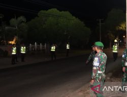 Polisi bersama TNI periksa truk yang melintasi Musi Banyuasin