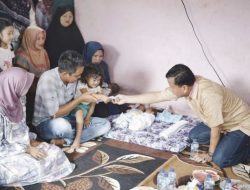 Bupati Kuansing Riau kunjungi ibu lahirkan bayi kembar empat