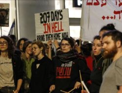 Keluarga sandera Israel tuntut Netanyahu setujui pertukaran sandera