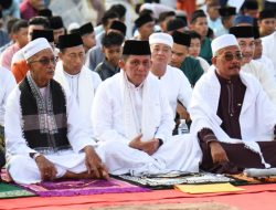Gubernur Ansar Ahmad Menjadi Khatib Shalat Idul Fitri di Daik, Lingga