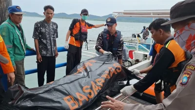 Tim SAR Karimun Evakuasi 3 dari 4 Korban Speedboat Tenggelam