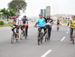 Salurkan Hobi, Sekda Jefridin Gowes Bareng Imperial Kitchen & Dimsum dan Batam Folding Bike