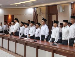 Sekda Jefridin Lepas Santri Pondok Pesantren Medina Umah Cendikia ke Yoyakarta