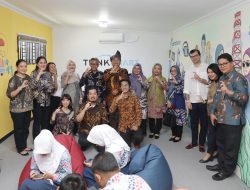Dorong Upaya Perluasan Literasi Digital, Sekda Jefridin Resmikan Pojok Baca Digital di SMPN 53