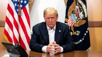 Trump Tandatangani Perintah Bangun 10 Reaktor Nuklir Besar dalam 5 Tahun