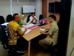 Menyalakan Mimpi dari Ujung Negeri, Faisal, Penjaga Harapan Anak-Anak Natun