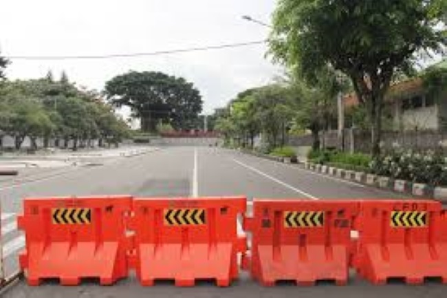Penutupan jalan di Batam kembali dilakukan. Dishub fokus menata persimpangan dan u-turn yang dinilai rawan, demi kelancaran dan keselamatan lalu lintas di kawasan Bengkong, Legenda, Seraya, dan SP Plaza.