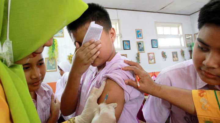 Imunisasi Campak di Batam sudah menjangkau 55 persen anak dari total sasaran 22.205 melalui program BIAS. Dinkes Batam juga melaksanakan imunisasi HPV dan vaksin lainnya untuk melindungi kesehatan anak-anak sekolah.