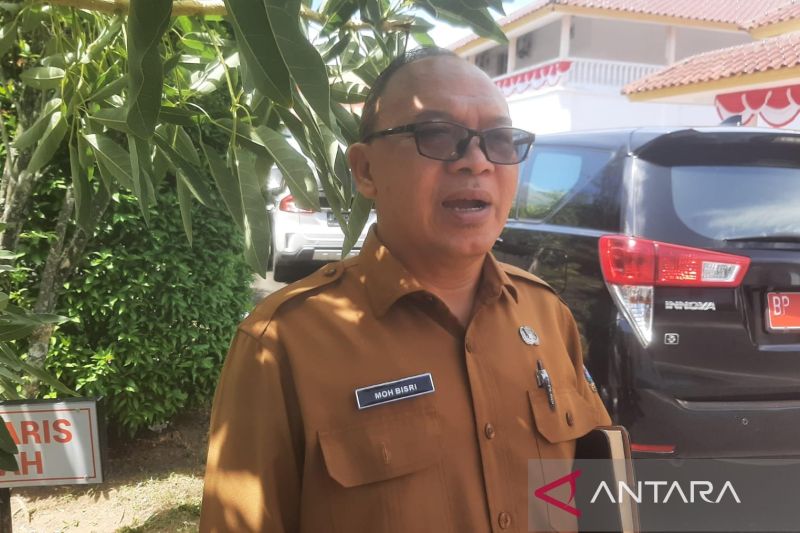 Kebersihan Dapur Gizi di Kepri menjadi fokus utama Dinkes untuk menjamin program Makan Bergizi Gratis aman dari keracunan. Hingga kini, 41 dapur beroperasi dan 165 ribu warga telah menerima manfaat.