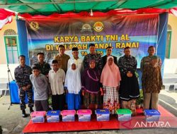 Bantuan untuk Warga Natuna, TNI AL Salurkan 200 Paket Sembako hingga Penyuluhan Stunting