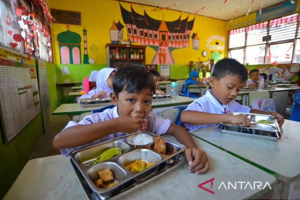 Makan Bergizi Gratis harus terus dilanjutkan