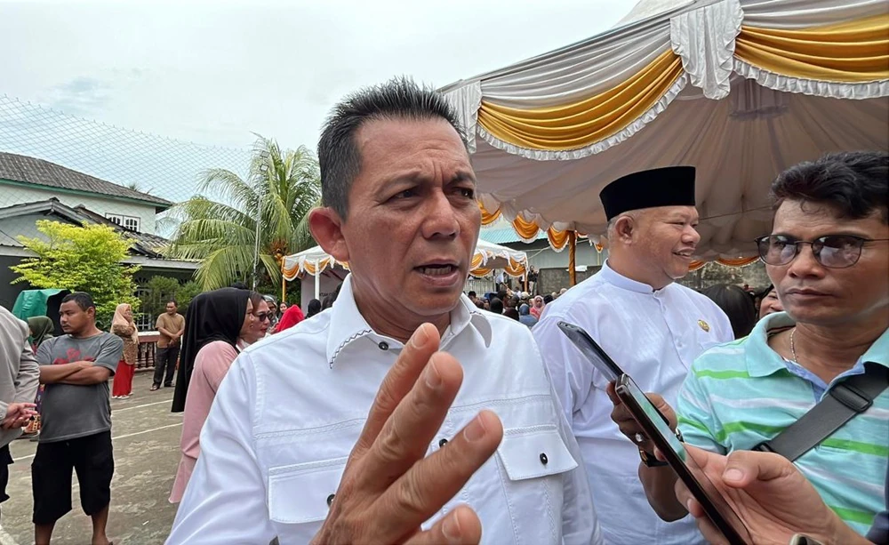 Gubernur Kepri Ansar Ahmad mendorong warga menanam cabai dan sayur untuk mengatasi gangguan pasokan akibat cuaca ekstrem di Sumut dan Sumbar.