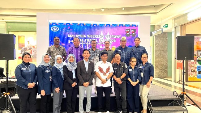 Grand Batam Mall menghadirkan suasana wisata melalui Travel Fair yang menawarkan promo liburan ke Malaysia selama empat hari. Pengunjung menikmati paket spesial Visit Johor dan Visit Malaysia 2026.