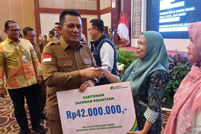 Pemprov Kepri bersama DPRD bahas insentif BPJS gratis bagi ojol dan pekerja informal. Program ini akan menanggung iuran BPJS melalui APBD demi melindungi ribuan pekerja rentan di Kepulauan Riau.