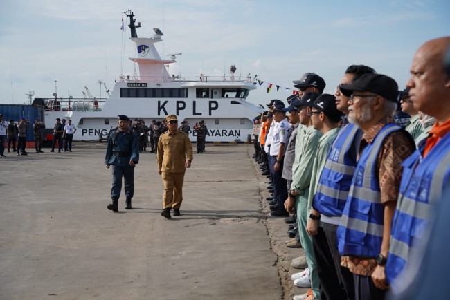 Wagub Nyanyang memeriksa kesiapan pasukan apel.