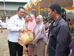 Gubernur Ansar Salurkan 3.350 Paket Sembako bagi Warga Tanjungpinang