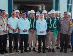 Pastikan Arus Nataru Aman, Bupati Natuna Cen Sui Lan Tinjau Langsung Pelabuhan Roro Penagi